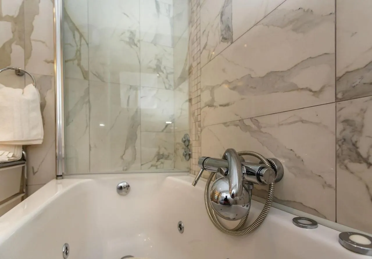 Guest house Apartments Adria Malinska